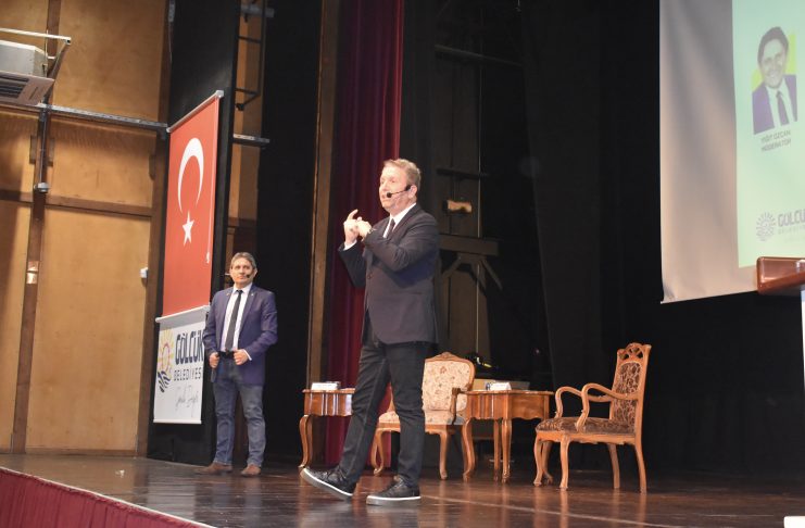 Ünlü Spor Spikeri Gençlerle Buluştu